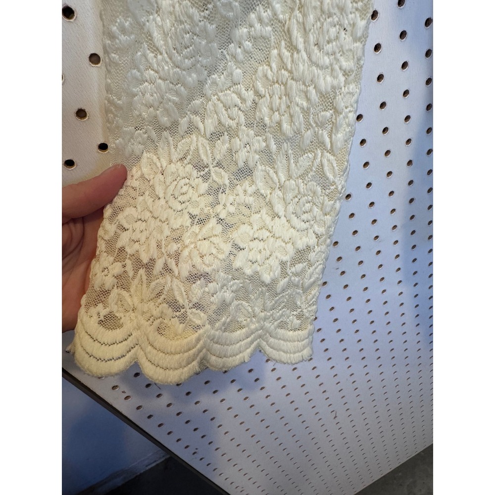 Vintage | 90s Y2K Metrostyle Cream Floral Lace Mock Neck Scalloped Hem Top Sz. M - Picture 3 of 8